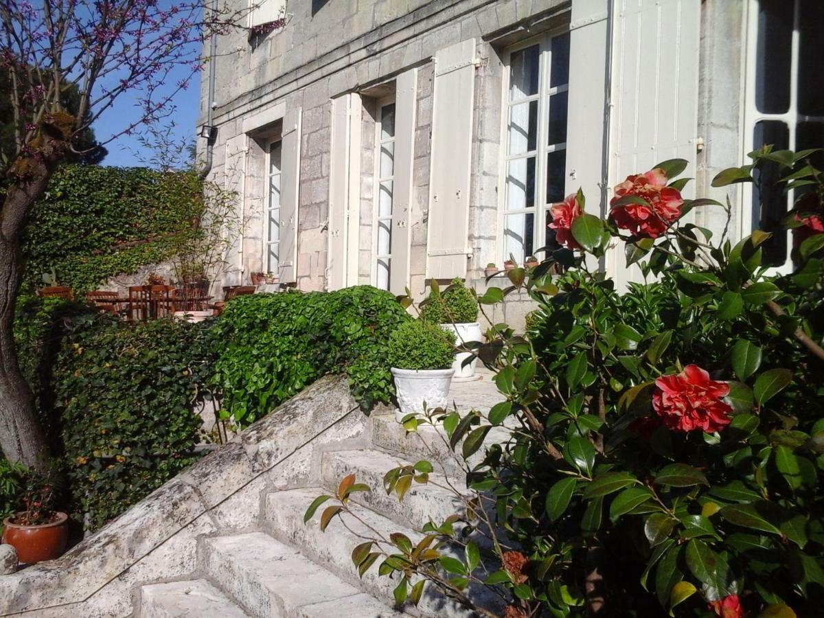 Le Grand Echiquier Hotel Coutras Exterior foto